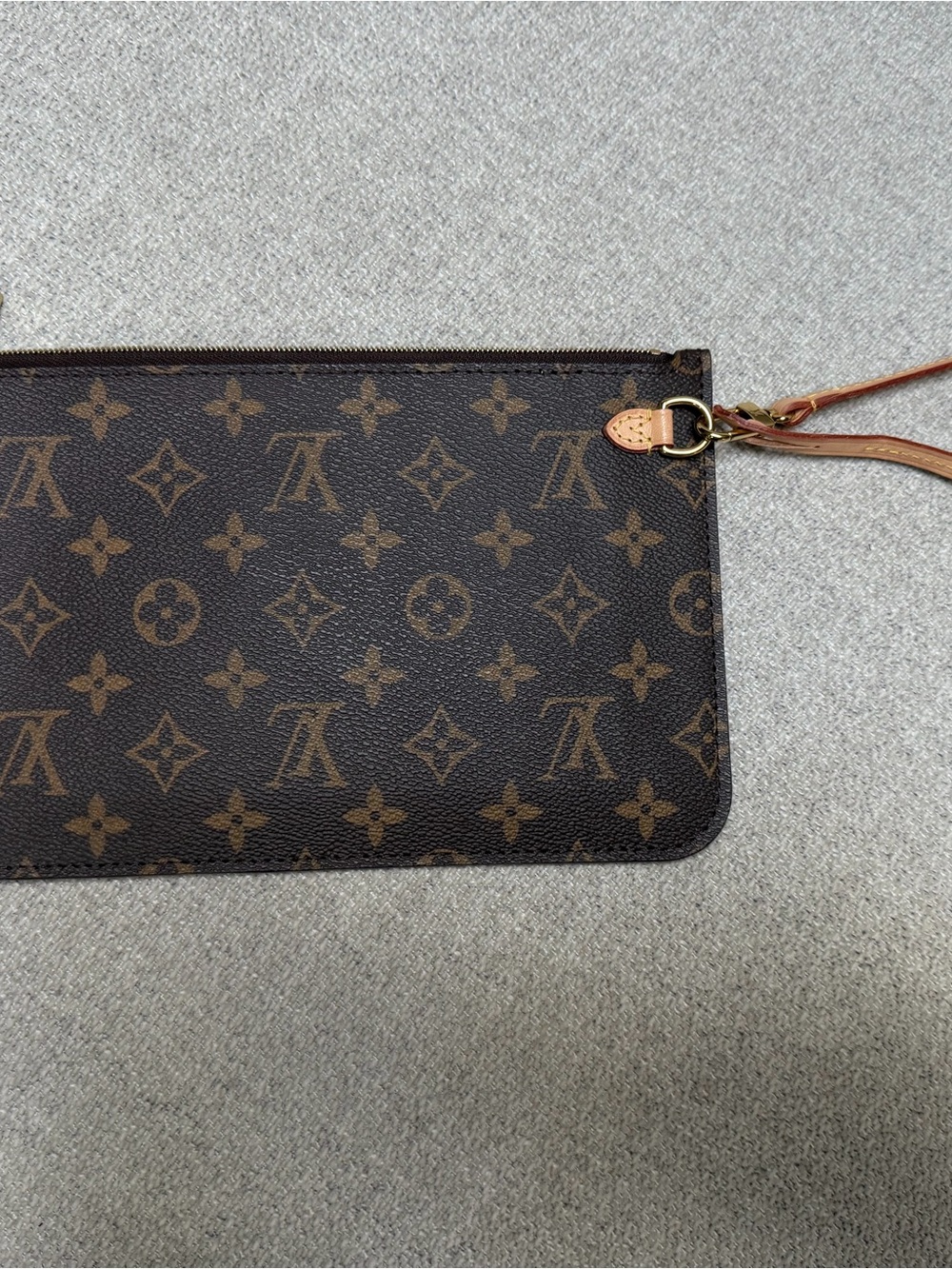 Louis Vuitton Neverfull Pochette - Picture 3 of 5